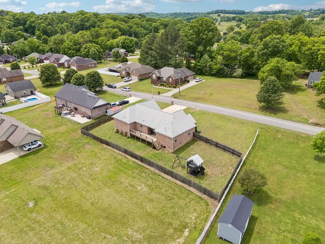 1082 Corey Dr, Lewisburg, TN 37091