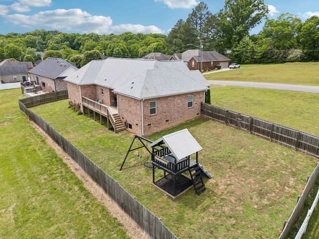 1082 Corey Dr, Lewisburg, TN 37091