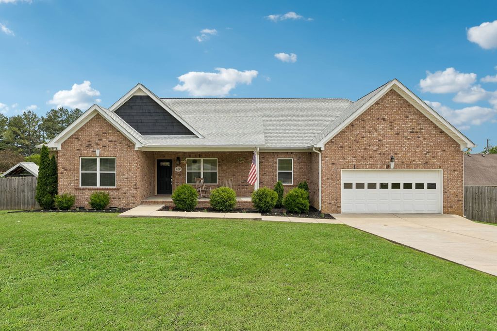 1082 Corey Dr, Lewisburg, TN 37091