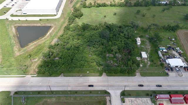 6210 Thompson Road, Baytown, TX 77521