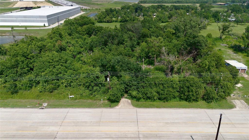 6210 Thompson Road, Baytown, TX 77521