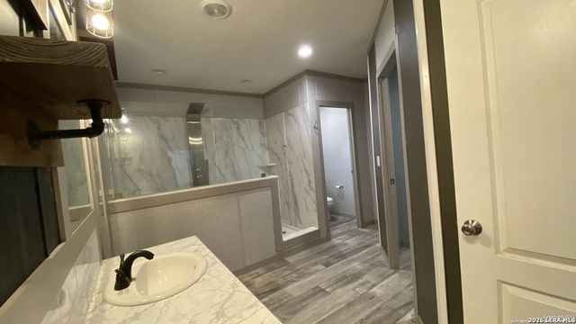 4406 Lost Hills, Elmendorf, TX 78112