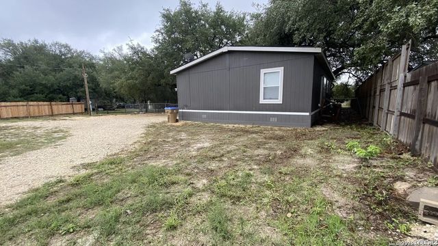 4406 Lost Hills, Elmendorf, TX 78112