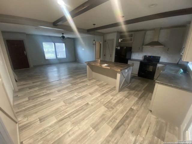 4406 Lost Hills, Elmendorf, TX 78112