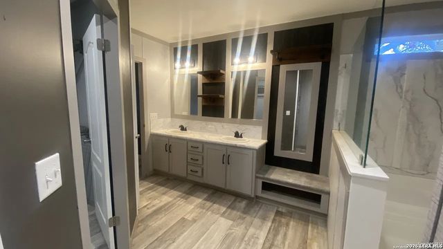 4406 Lost Hills, Elmendorf, TX 78112