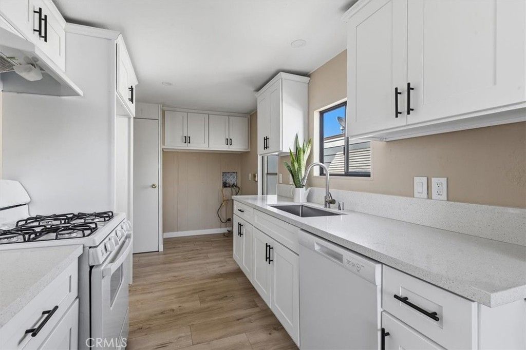Image 3 of property listing at 14272 Hoover 45, Westminster, CA 92683
