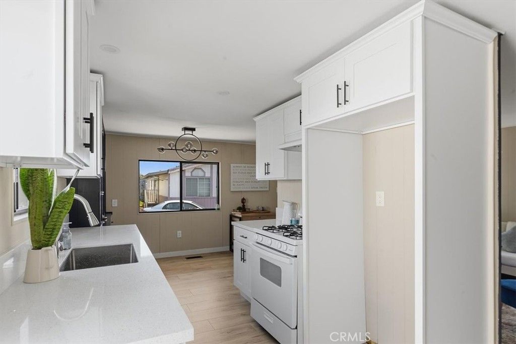 Image 4 of property listing at 14272 Hoover 45, Westminster, CA 92683