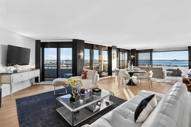 5950 PELICAN BAY PLAZA S 2A, St Petersburg, FL 33707