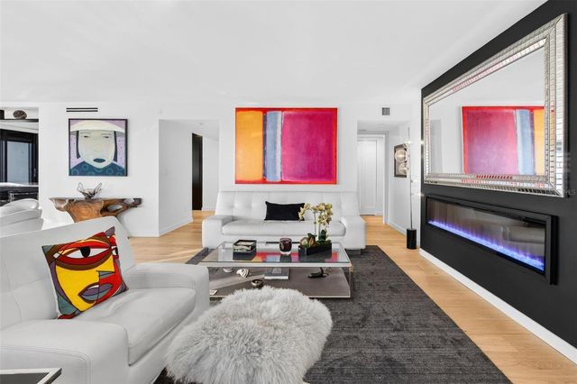 5950 PELICAN BAY PLAZA S 2A, St Petersburg, FL 33707