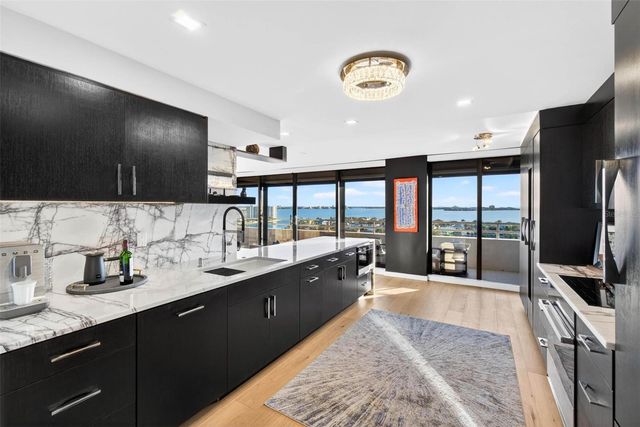 5950 PELICAN BAY PLAZA S 2A, St Petersburg, FL 33707