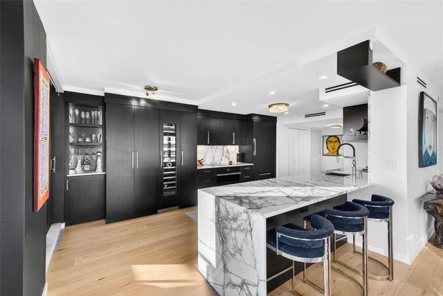 5950 PELICAN BAY PLAZA S 2A, St Petersburg, FL 33707