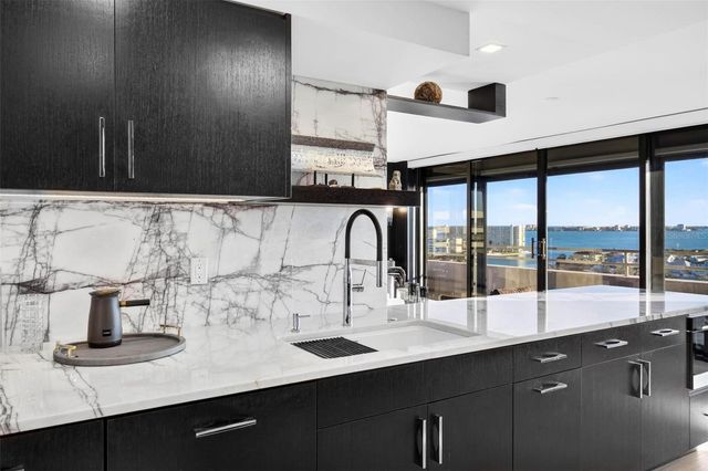 5950 PELICAN BAY PLAZA S 2A, St Petersburg, FL 33707