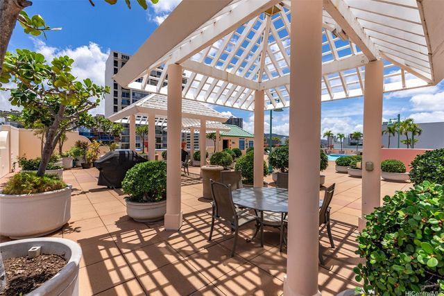 801 S King Street 1107, Honolulu, HI 96813