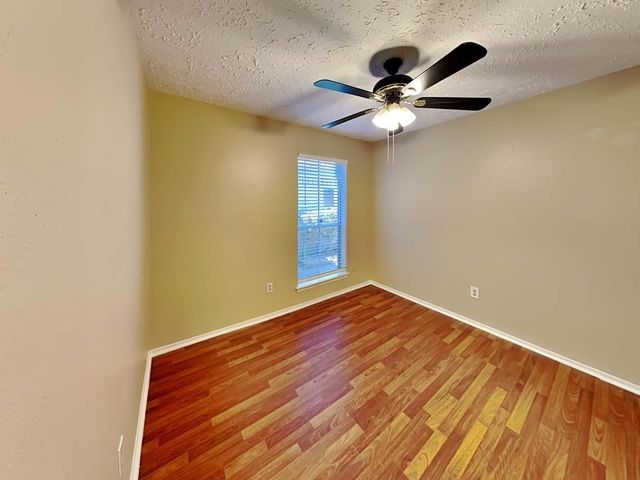 410 Buoy Road, Houston, TX 77598