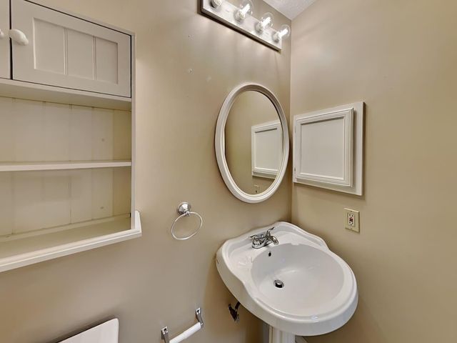 410 Buoy Road, Houston, TX 77598