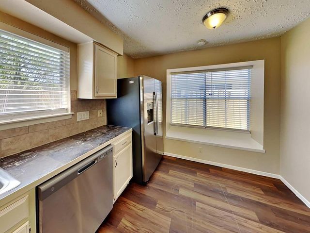 410 Buoy Road, Houston, TX 77598