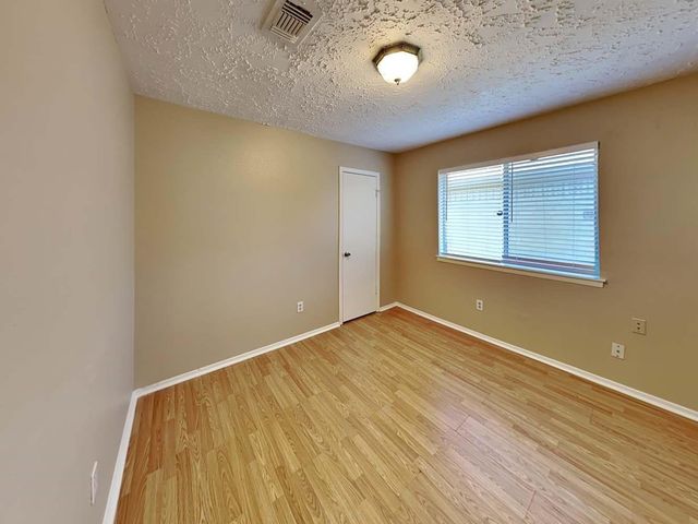 410 Buoy Road, Houston, TX 77598