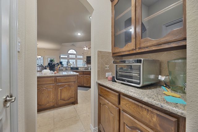 129 Quail Run Road, Red Oak, TX 75154