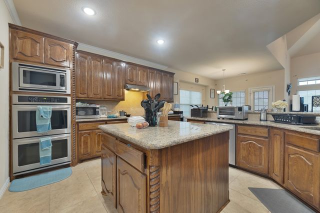 129 Quail Run Road, Red Oak, TX 75154