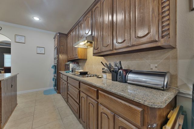 129 Quail Run Road, Red Oak, TX 75154