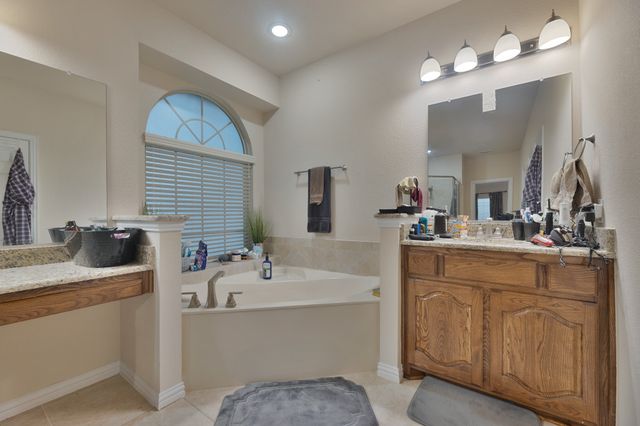 129 Quail Run Road, Red Oak, TX 75154