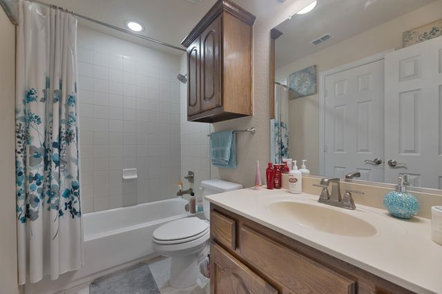 129 Quail Run Road, Red Oak, TX 75154