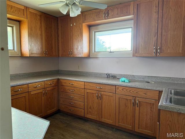 114 N Hibbard Street, Staunton, IL 62088