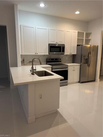 871 Desoto BLVD S, Naples, FL 34117