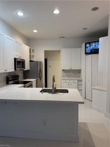 871 Desoto BLVD S, Naples, FL 34117