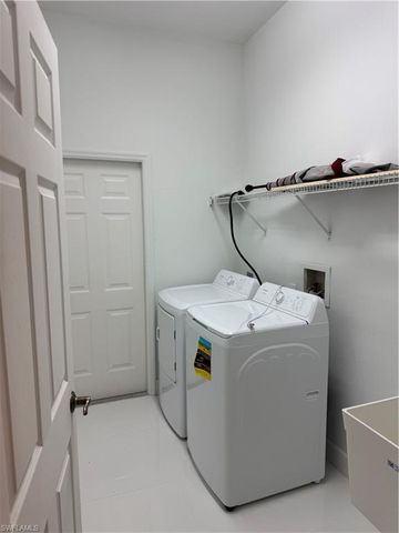 871 Desoto BLVD S, Naples, FL 34117