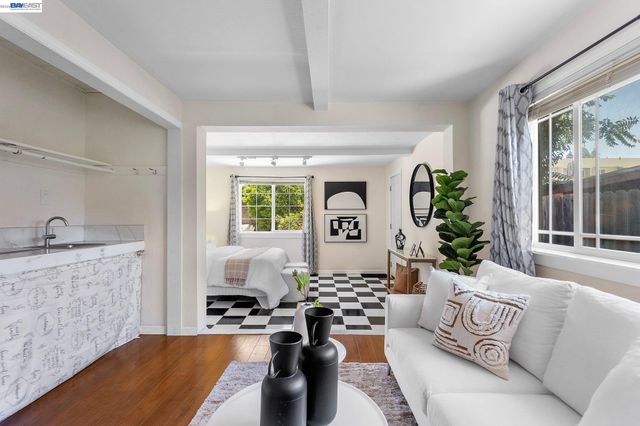 1691 Ashbury Dr, Concord, CA 94520