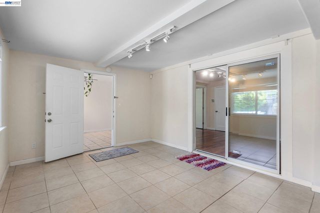 1691 Ashbury Dr, Concord, CA 94520