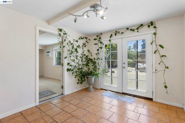 1691 Ashbury Dr, Concord, CA 94520