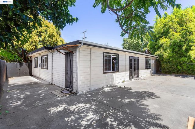 1691 Ashbury Dr, Concord, CA 94520