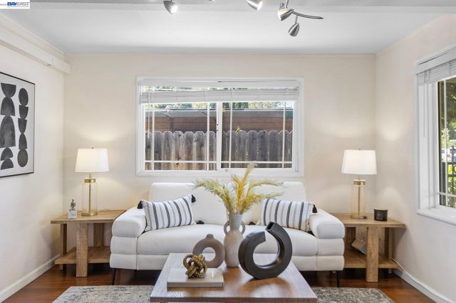 1691 Ashbury Dr, Concord, CA 94520
