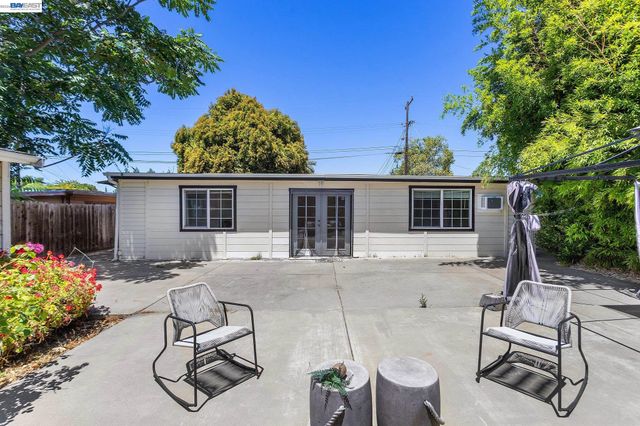 1691 Ashbury Dr, Concord, CA 94520