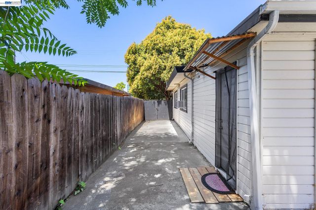 1691 Ashbury Dr, Concord, CA 94520