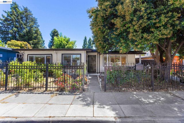 1691 Ashbury Dr, Concord, CA 94520