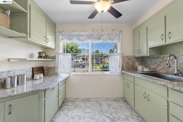 1691 Ashbury Dr, Concord, CA 94520