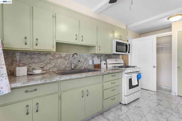 1691 Ashbury Dr, Concord, CA 94520