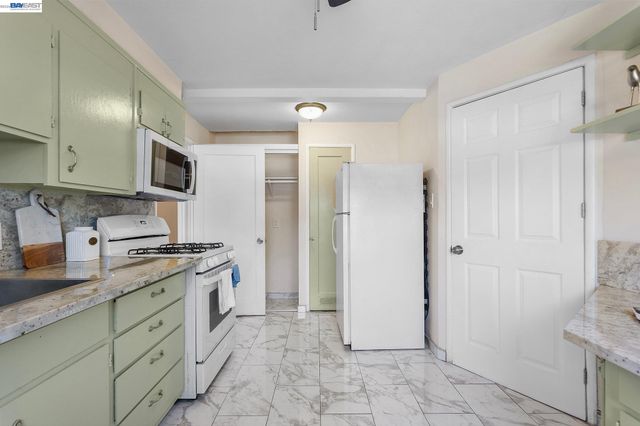 1691 Ashbury Dr, Concord, CA 94520