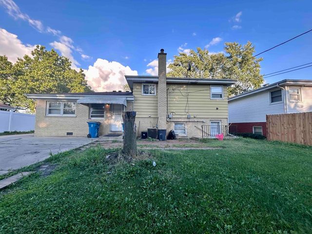 10 N ADAMS Drive, Addison, IL 60101