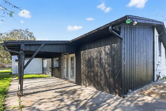 4110 Boros Dr, Corpus Christi, TX 78413