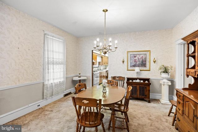 6 BUNTING AVE, Burlington, NJ 08016