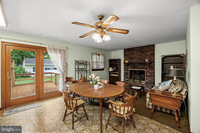 6 BUNTING AVE, Burlington, NJ 08016