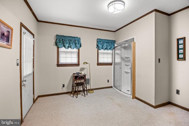 6 BUNTING AVE, Burlington, NJ 08016