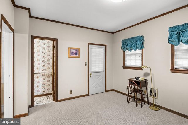 6 BUNTING AVE, Burlington, NJ 08016