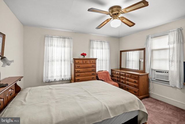 6 BUNTING AVE, Burlington, NJ 08016