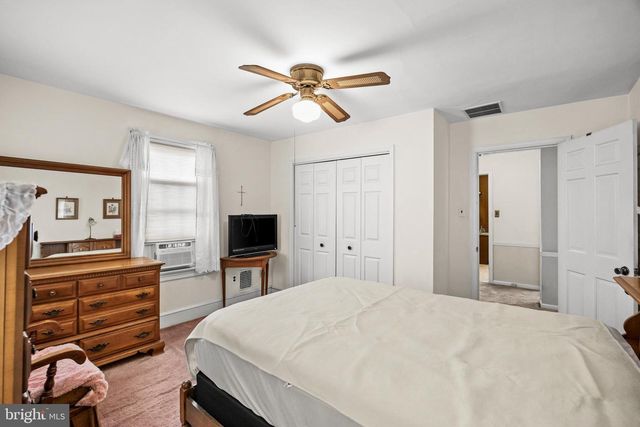 6 BUNTING AVE, Burlington, NJ 08016