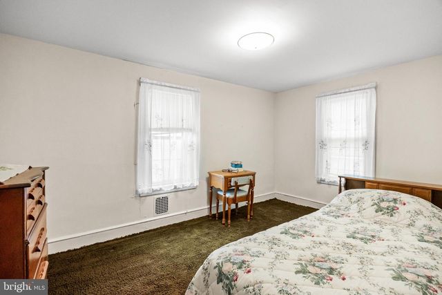 6 BUNTING AVE, Burlington, NJ 08016